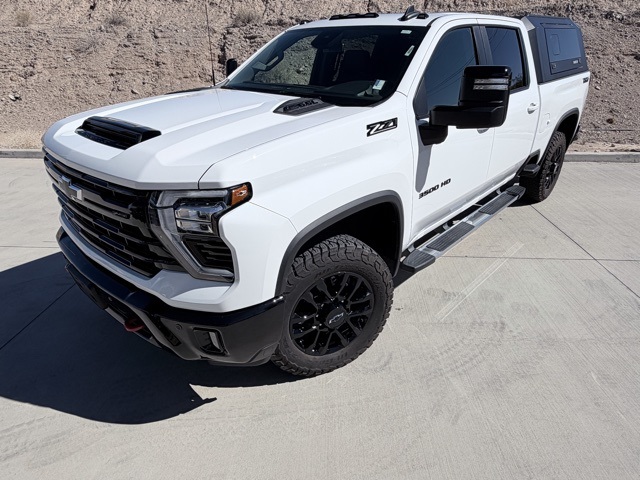 2025 Chevrolet Silverado 3500HD LT's photo