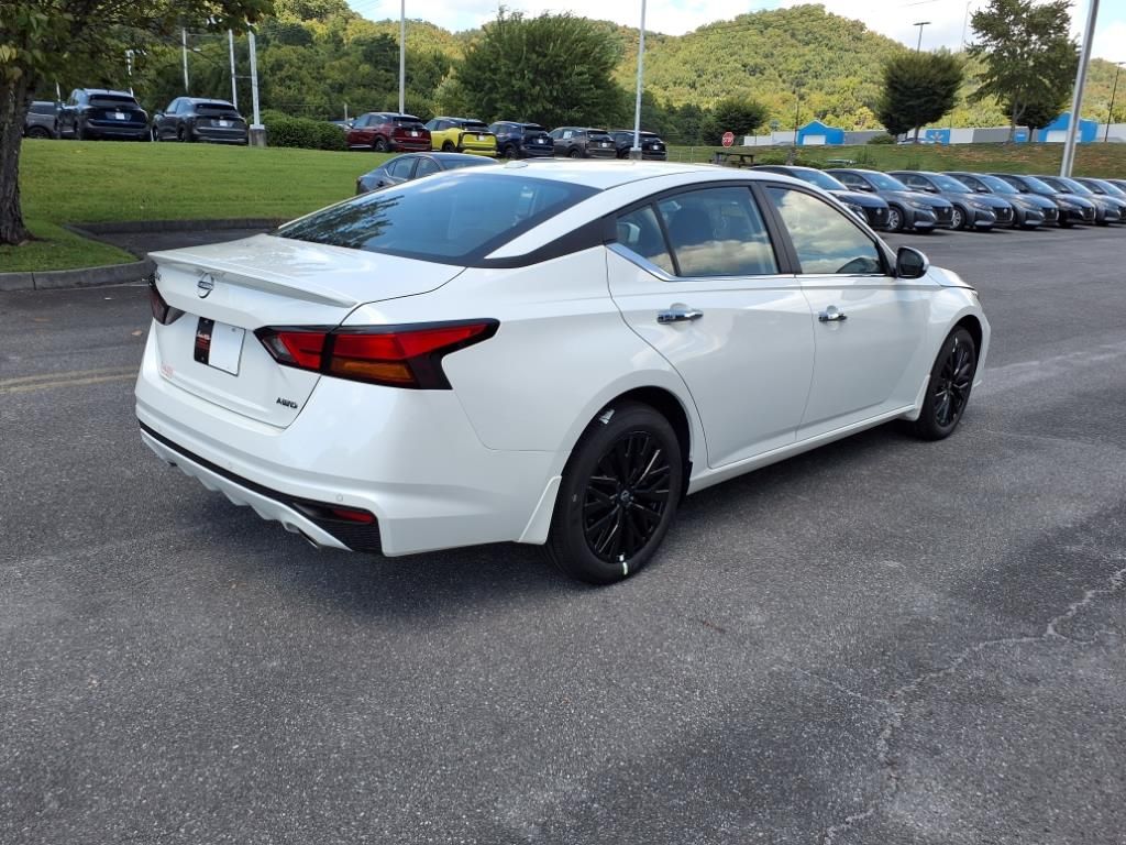 2025 Nissan Altima SV Special Edition photo 3