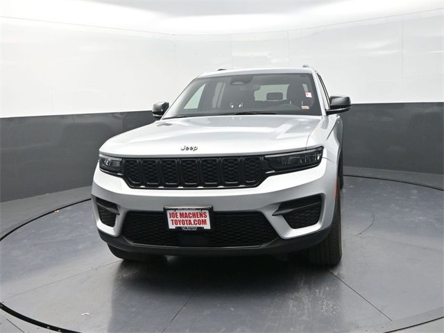 2024 Jeep Grand Cherokee Altitude X photo 2