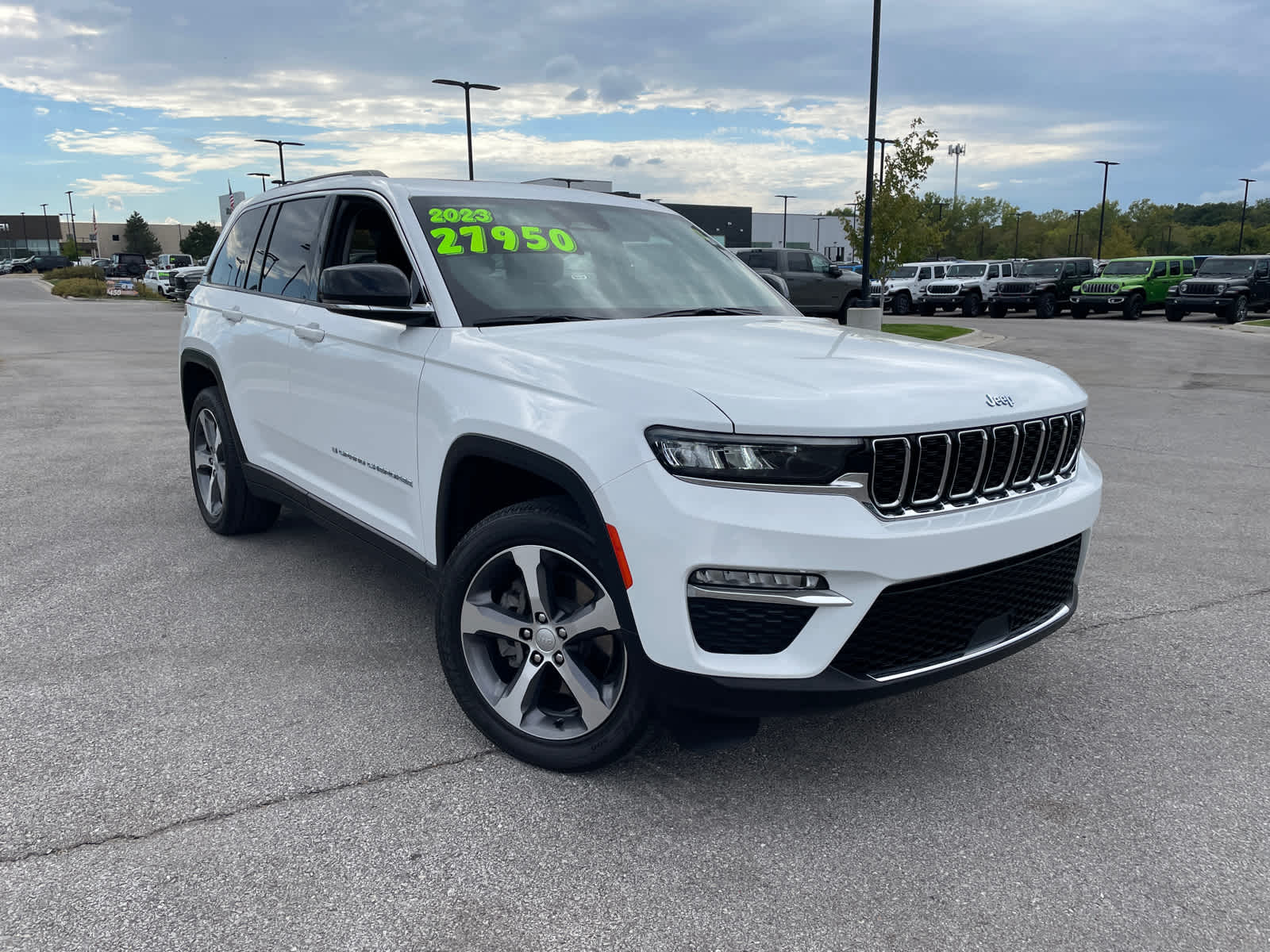 2023 Jeep Cherokee 4xe photo 2