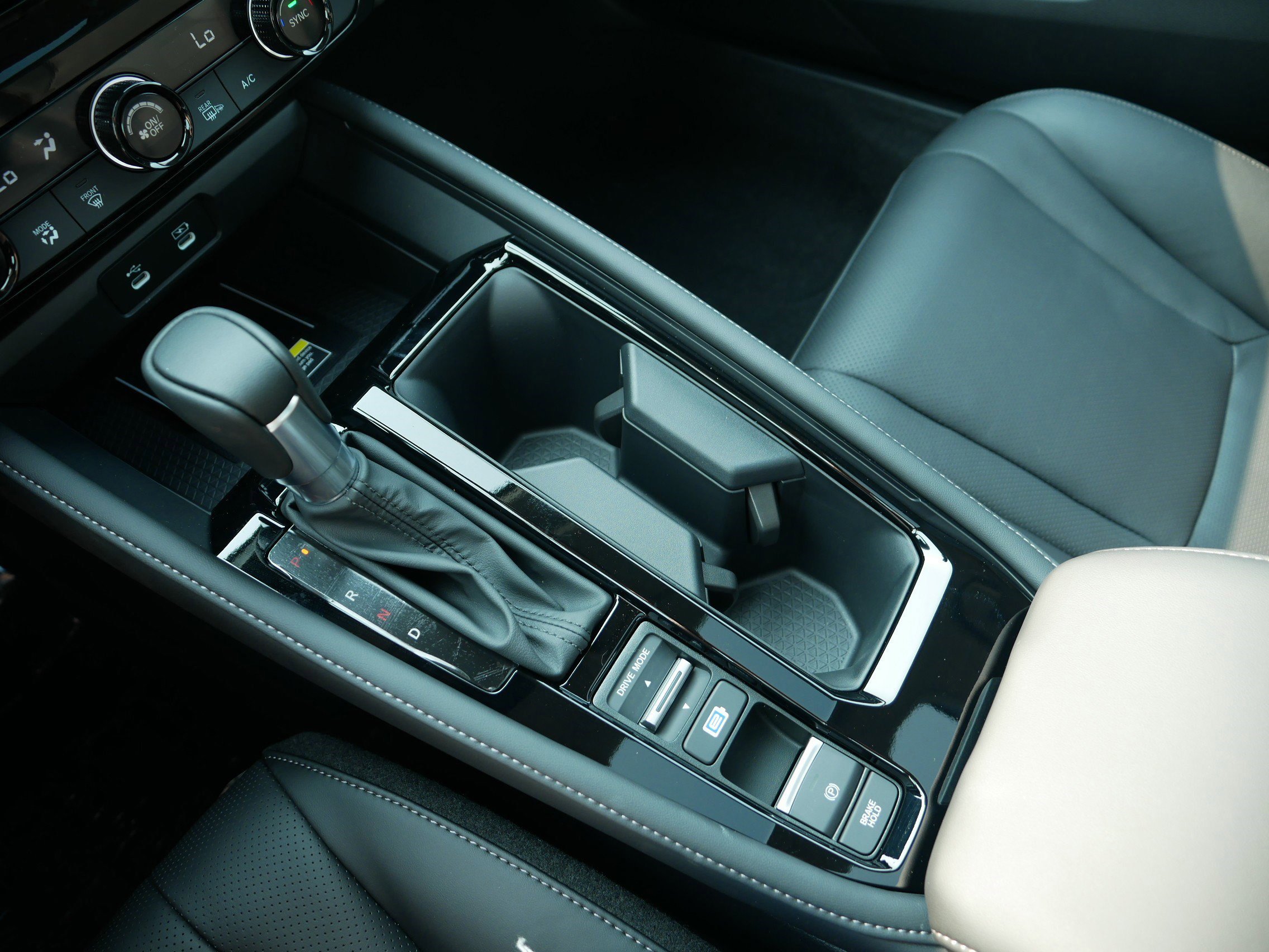 2025 Honda Accord Hybrid Touring photo 10