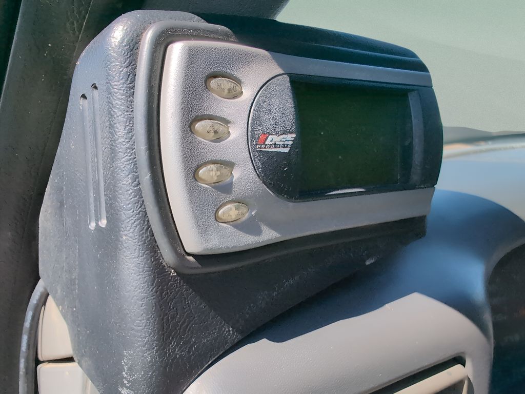 2004 Ford F-350 Lariat photo 21