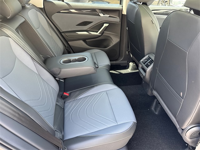 2025 Volkswagen Tiguan SE photo 16