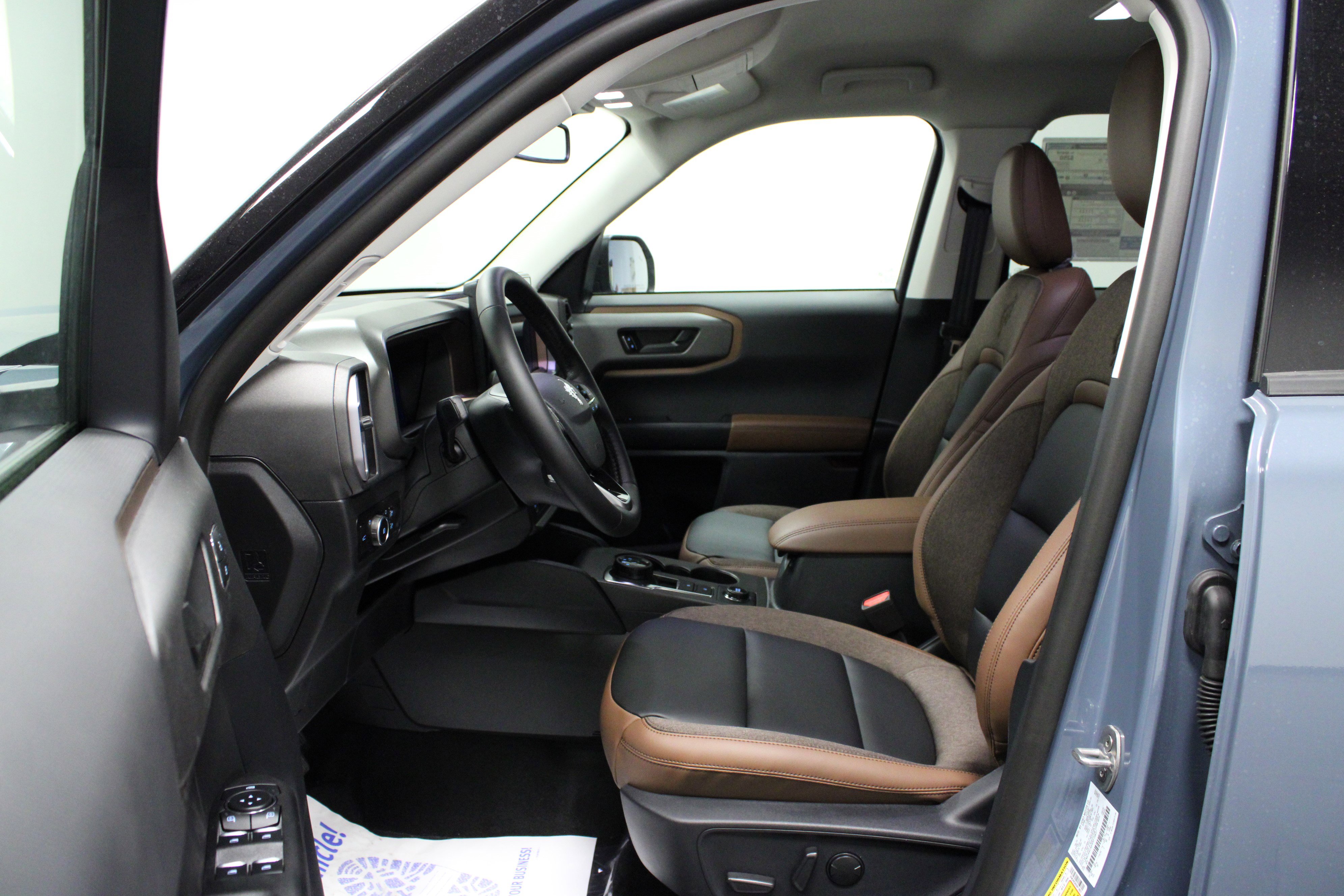 2025 Ford Bronco Outer Banks photo 10