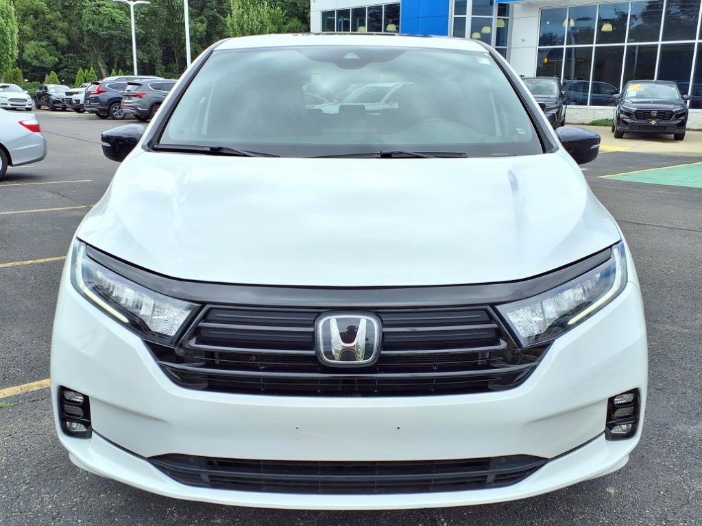 2023 Honda Odyssey Sport photo 2