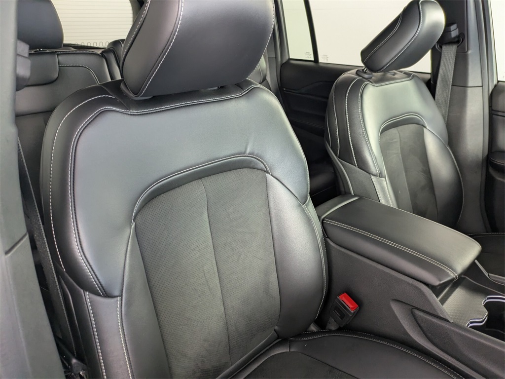 2023 Jeep Grand Cherokee Laredo Altitude photo 28