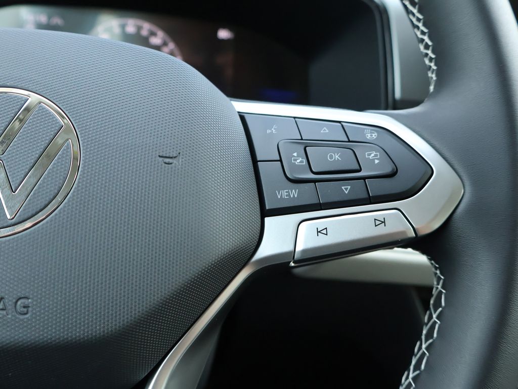 2025 Volkswagen Taos S photo 37