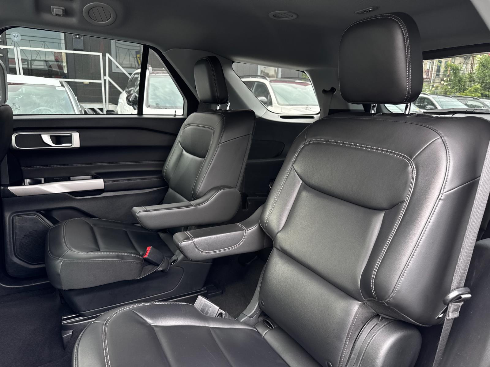 2022 Ford Explorer XLT photo 22
