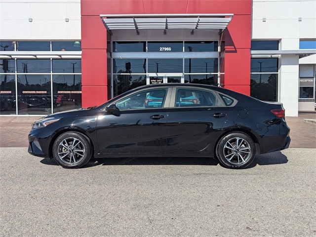 2023 Kia Forte LXS photo 4