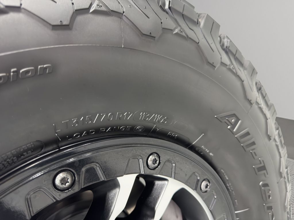 2025 Jeep Wrangler Rubicon X photo 7