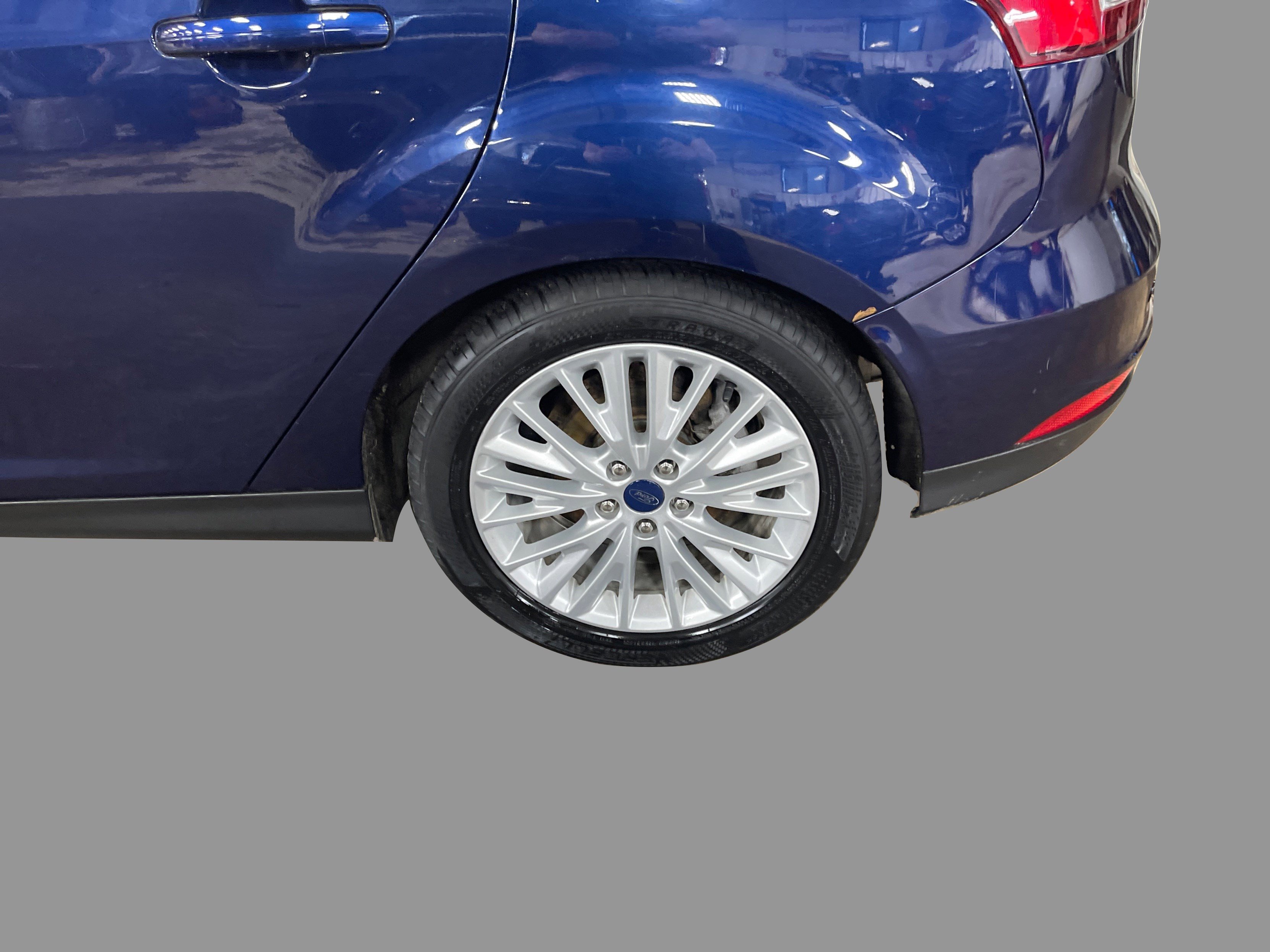 2016 Ford Focus Titanium photo 11