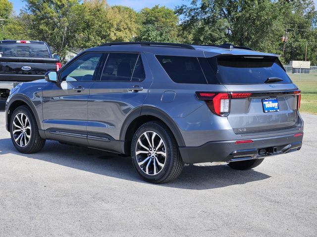 2025 Ford Explorer ST-Line photo 4
