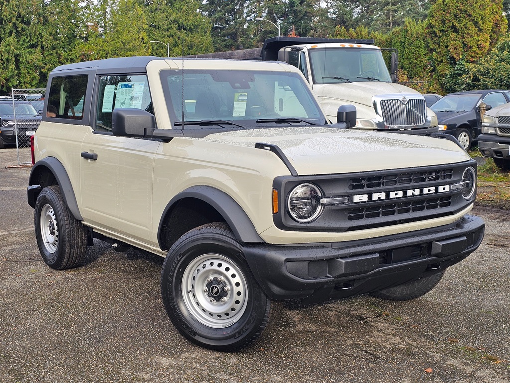 2025 Ford Bronco 2-Door Base's photo