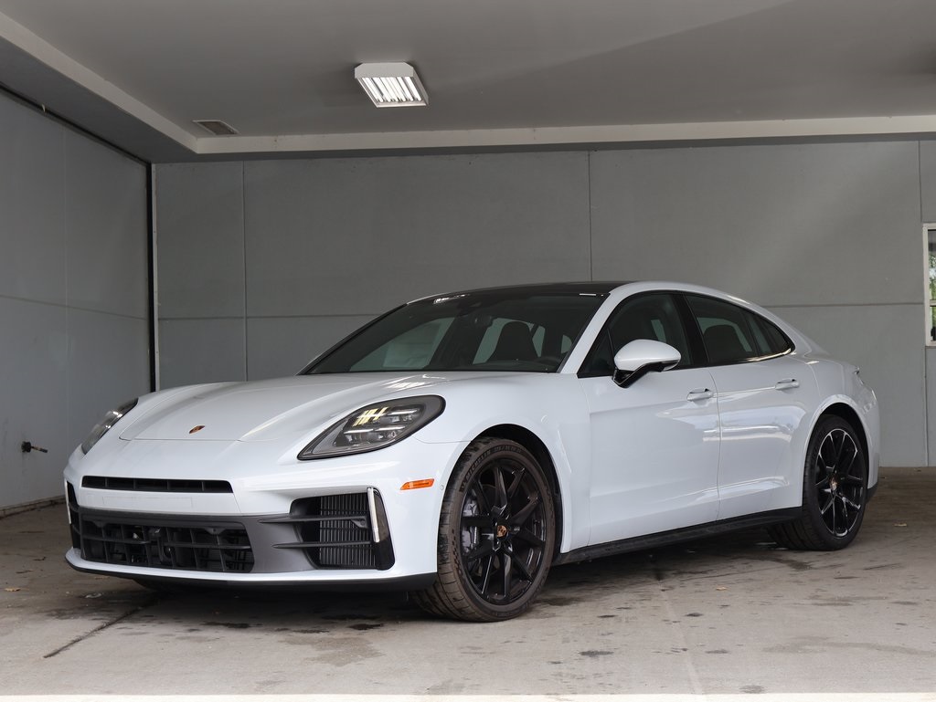 2024 Porsche Panamera Base's photo