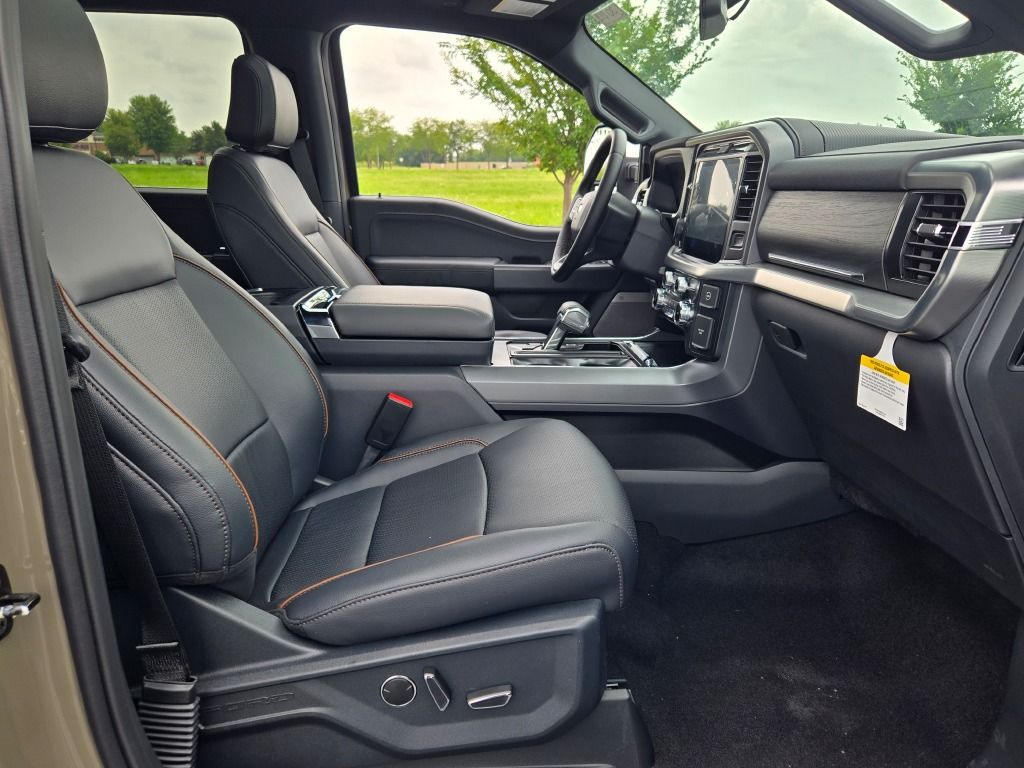 2025 Ford F-150 Lariat photo 5