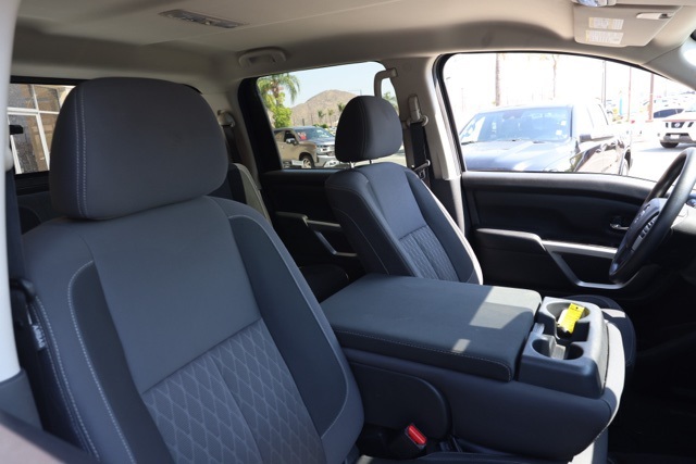 2023 Nissan Titan SV photo 18