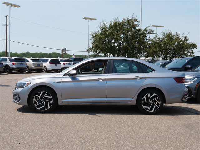2024 Volkswagen Jetta 1.5T SEL photo 4