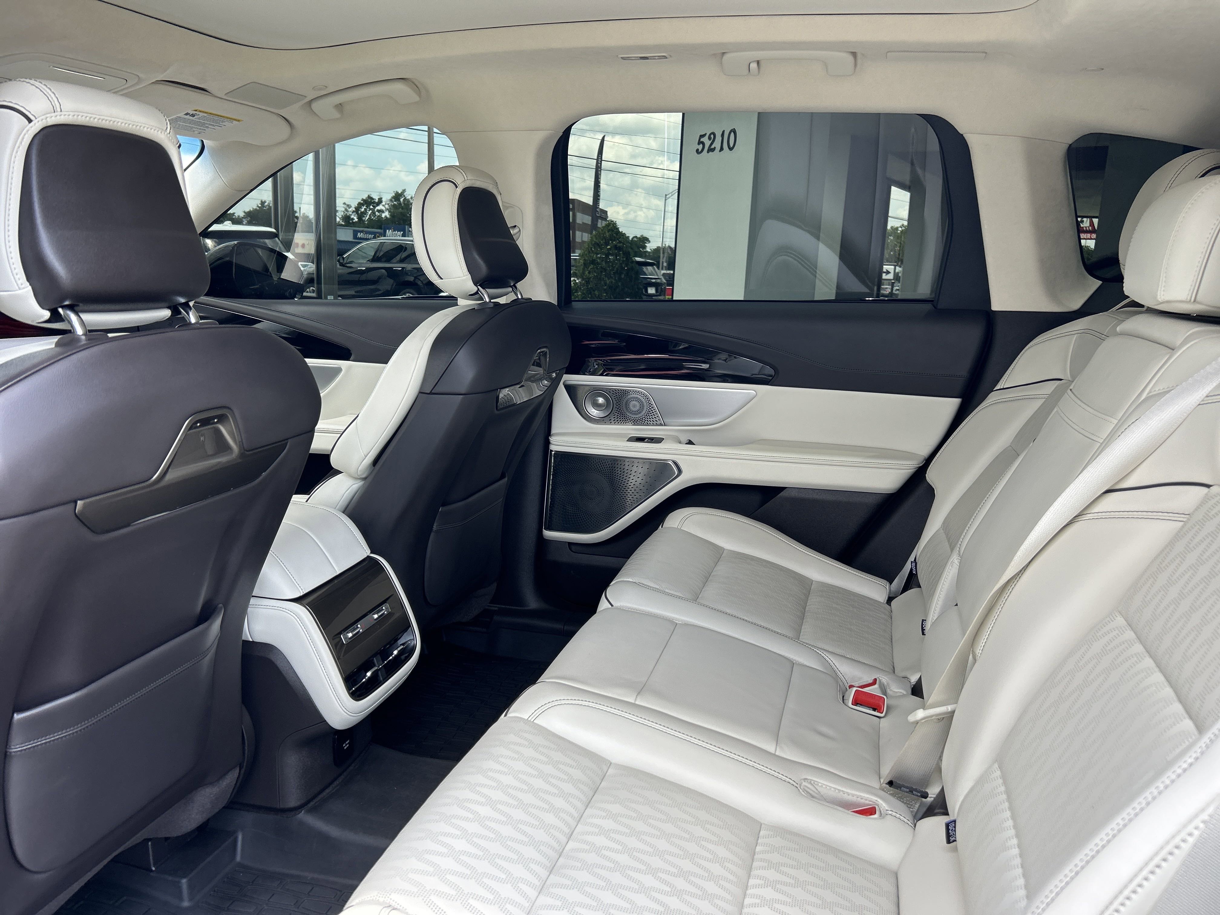 2024 Lincoln Nautilus Black Label photo 4