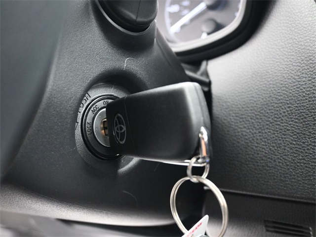 2025 Toyota Corolla LE photo 3