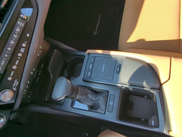 2022 Lexus ES 350 photo 7