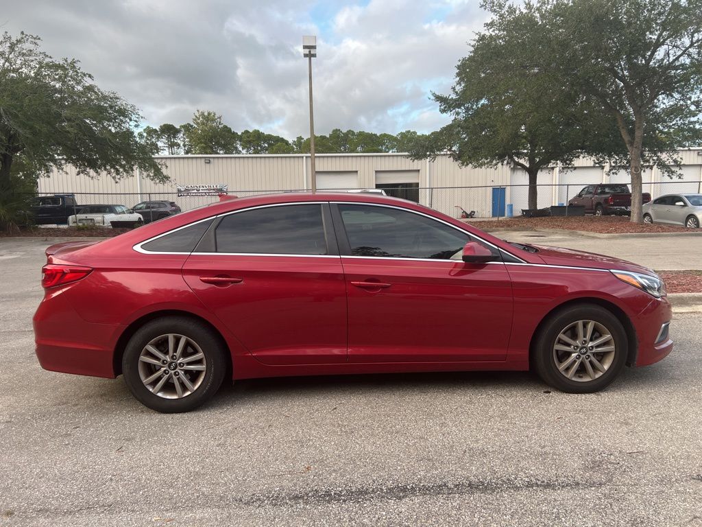 2017 Hyundai Sonata SE photo 4