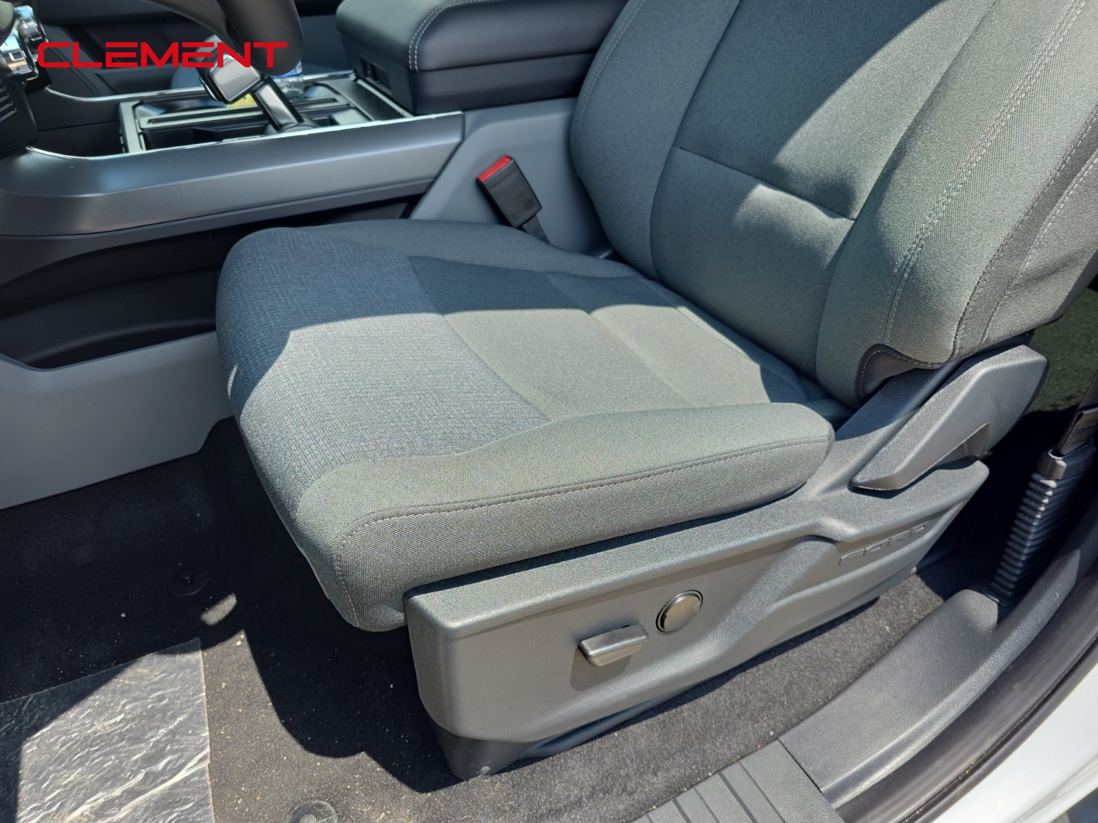 2025 Ford F-150 Lightning XLT photo 17
