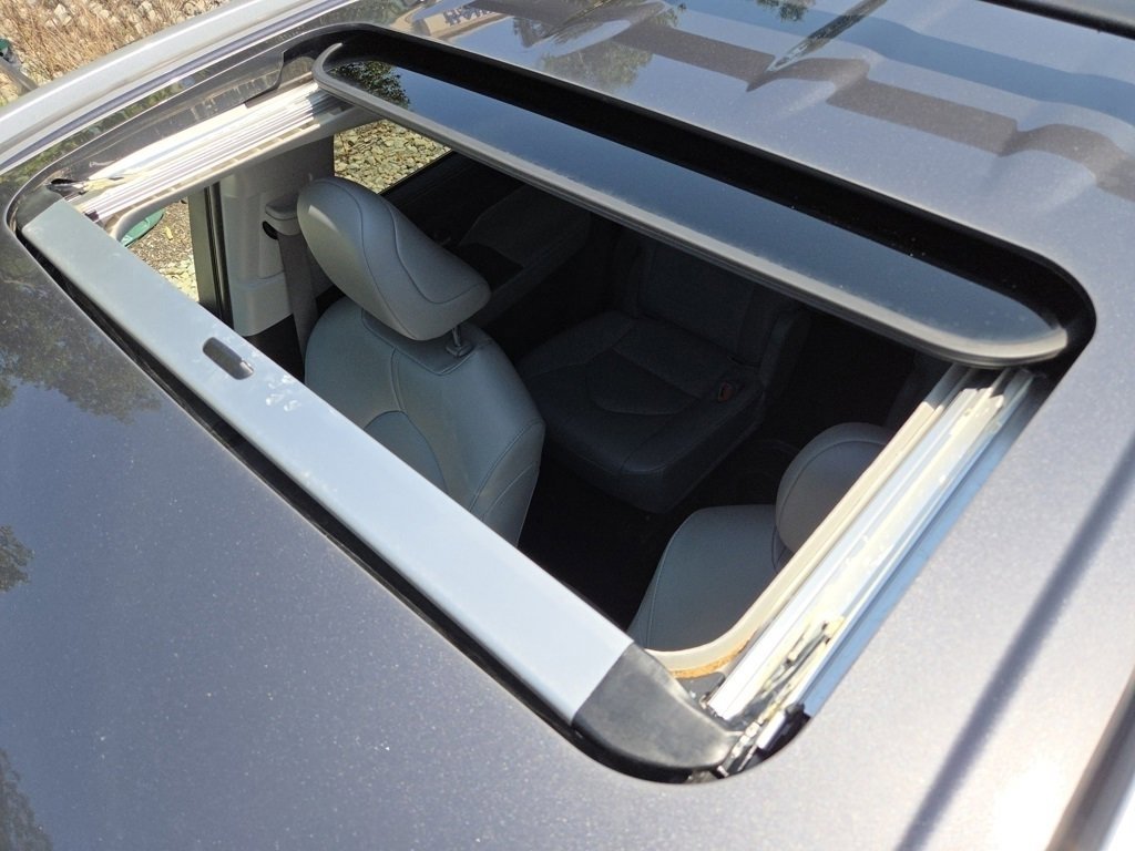 2023 Toyota Highlander L photo 4