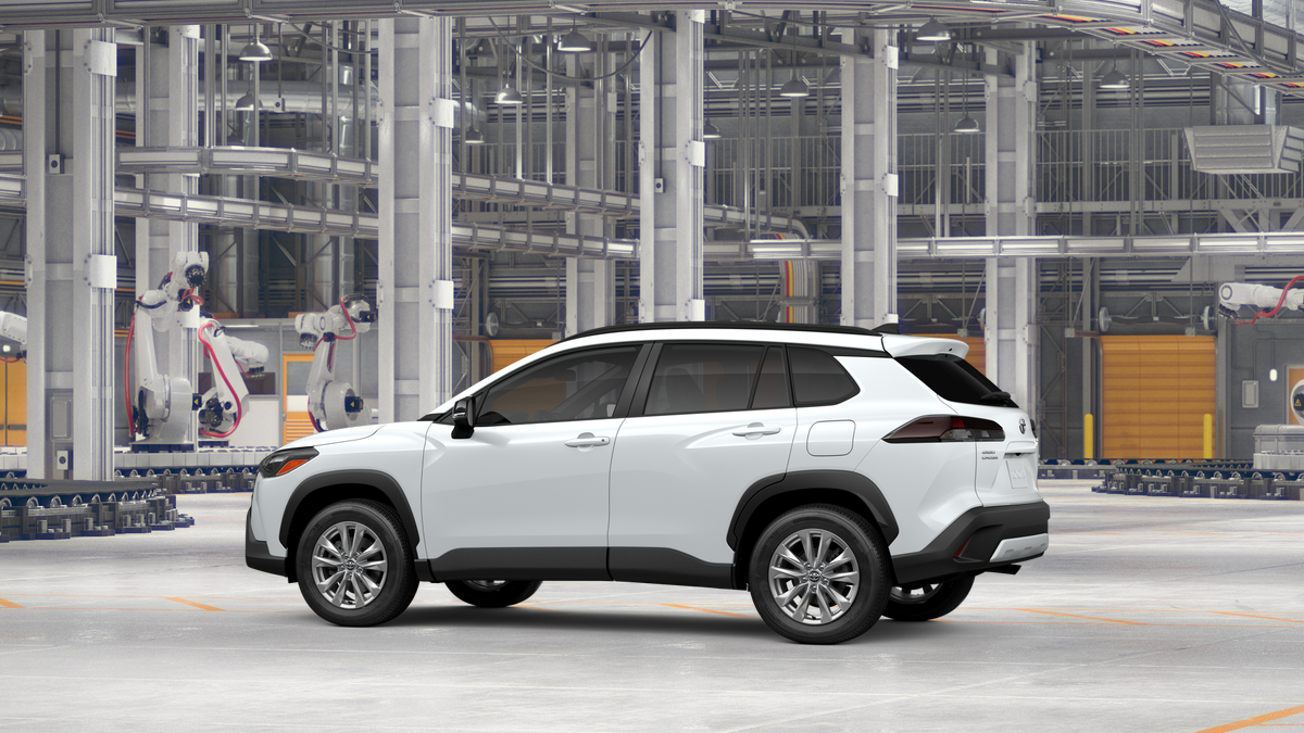 2026 Toyota Corolla Cross LE photo 4