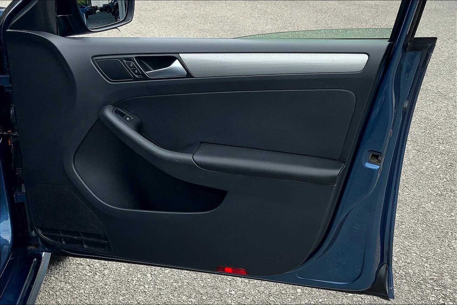 2015 Volkswagen Jetta 1.8T SE photo 20