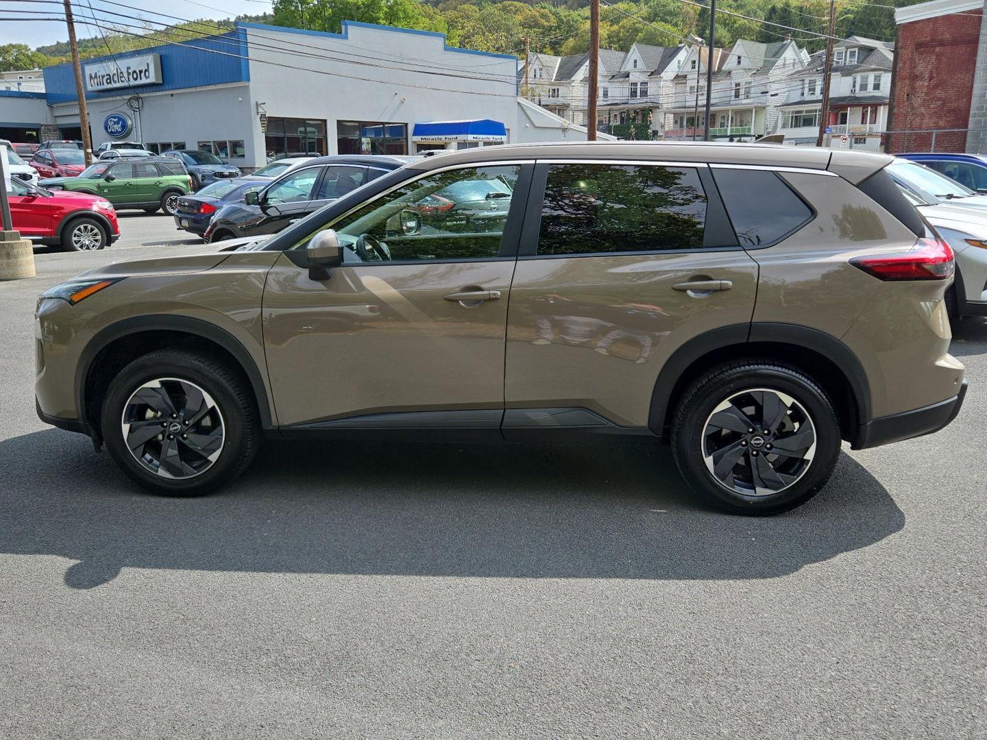 2024 Nissan Rogue SV photo 7