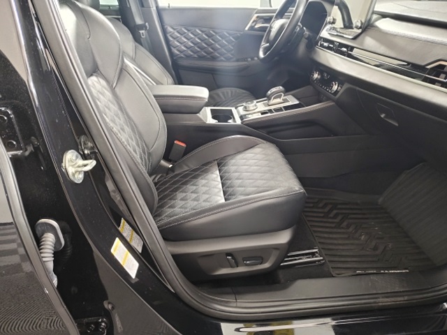 2023 Mitsubishi Outlander SEL photo 14