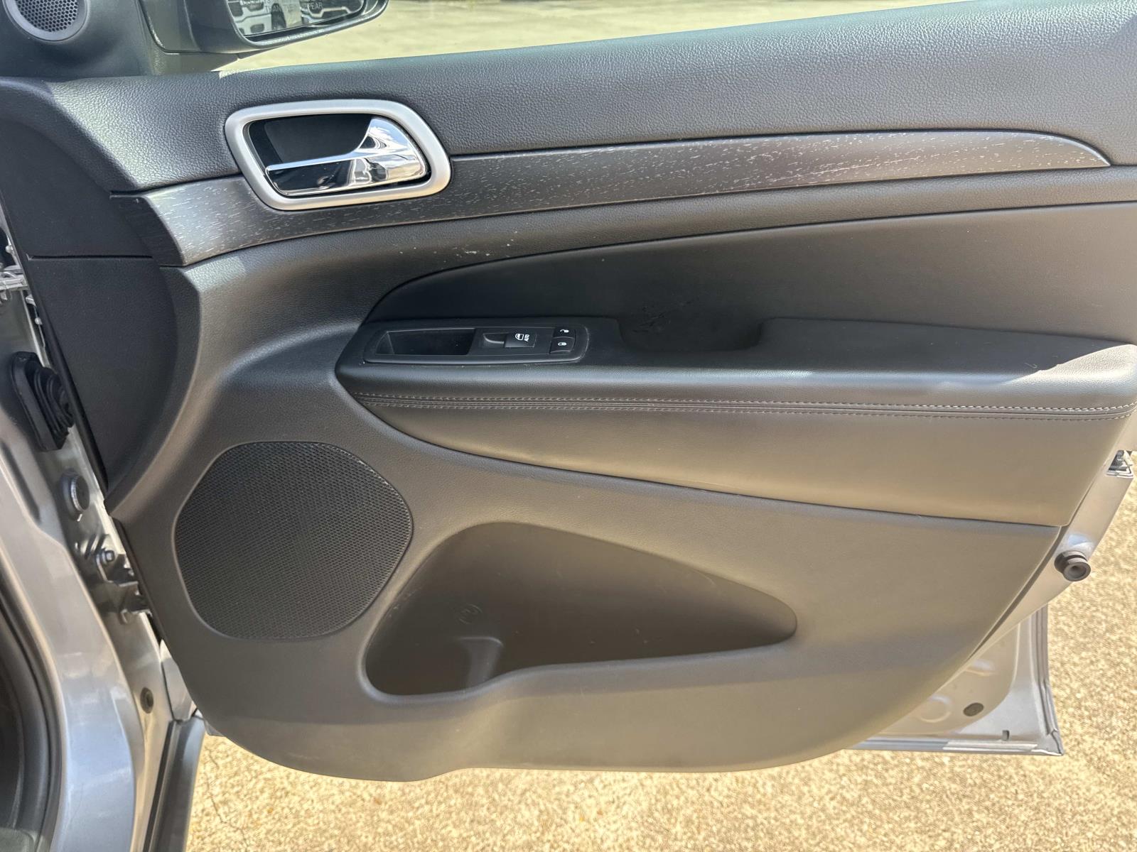 2018 Jeep Grand Cherokee Laredo E photo 13