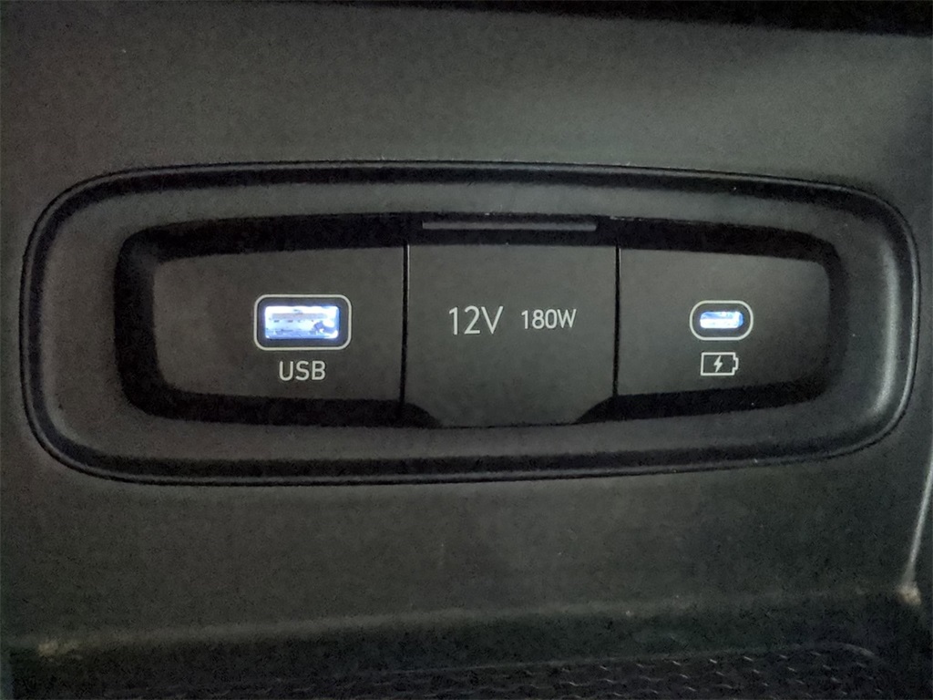 2024 Hyundai Venue SE photo 18