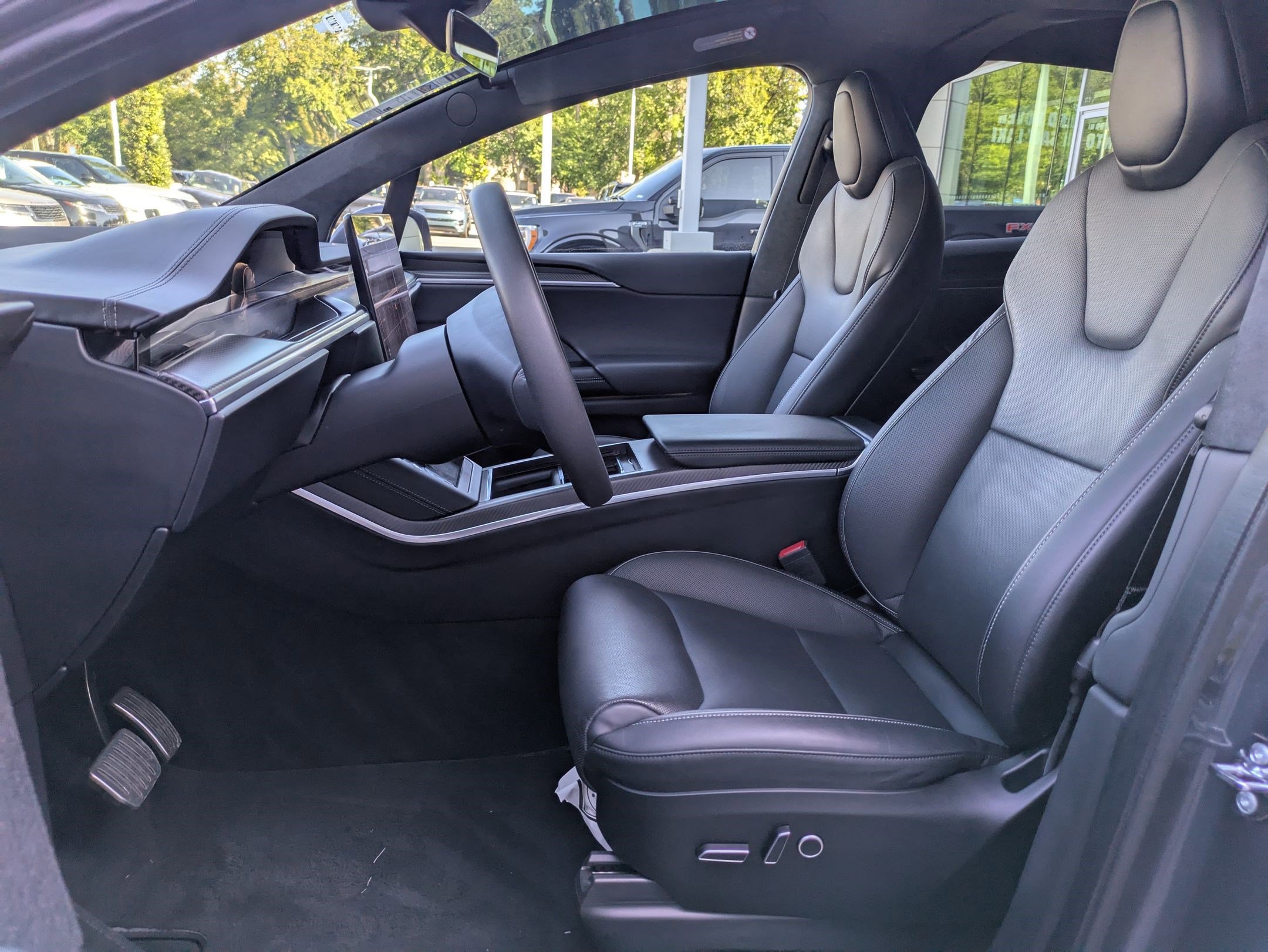 2022 Tesla Model X Plaid photo 18