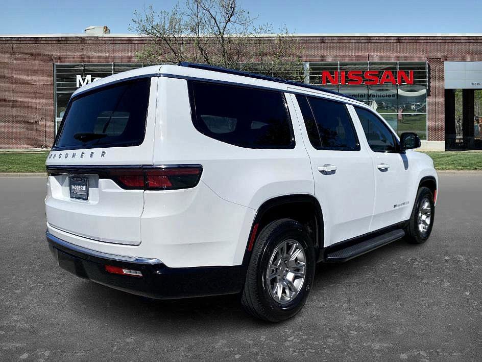 2023 Jeep Wagoneer Base photo 4