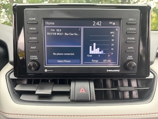 2022 Toyota RAV4 XLE photo 28