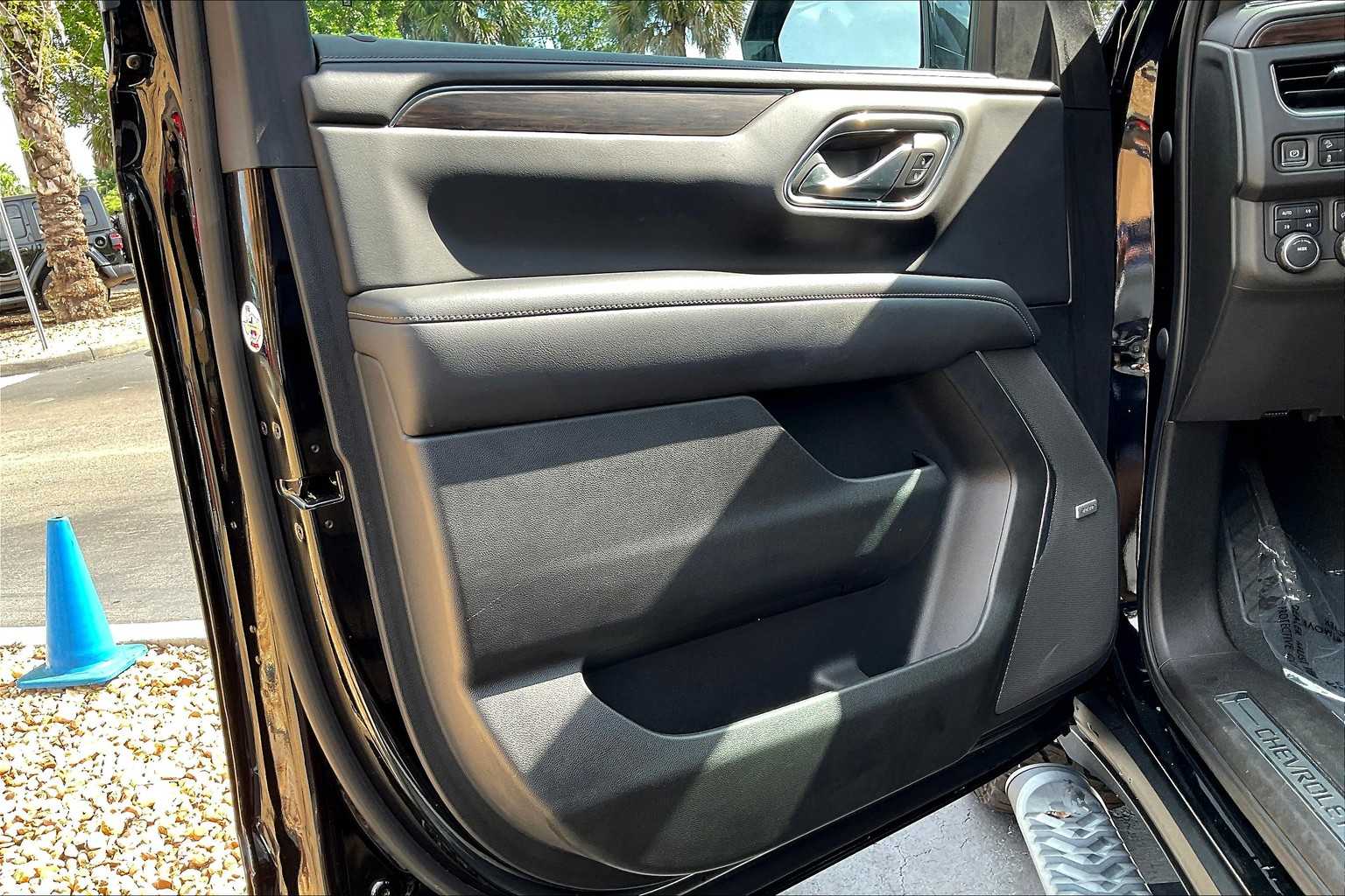2021 Chevrolet Suburban Z71 photo 20
