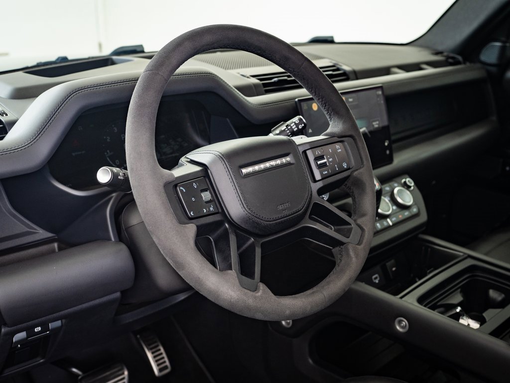 2023 Land Rover Defender 90 V8 photo 4