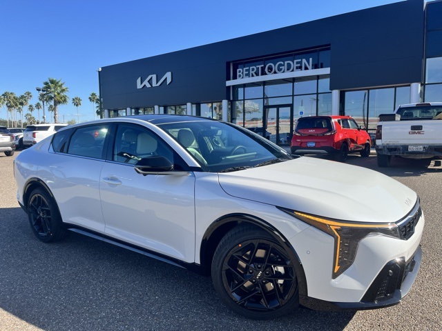 2025 Kia K4 GT-Line Turbo's photo