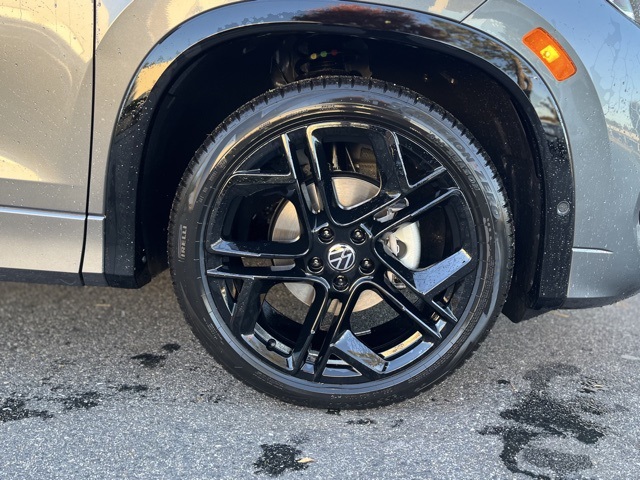 2026 Volkswagen Tiguan SE R-Line Black photo 4