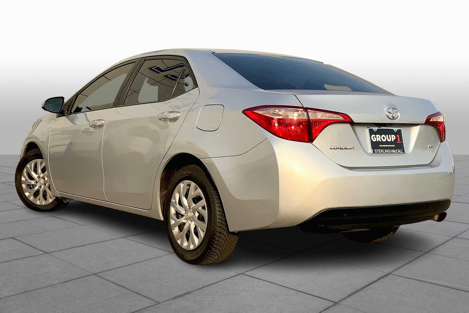 2019 Toyota Corolla LE photo 11