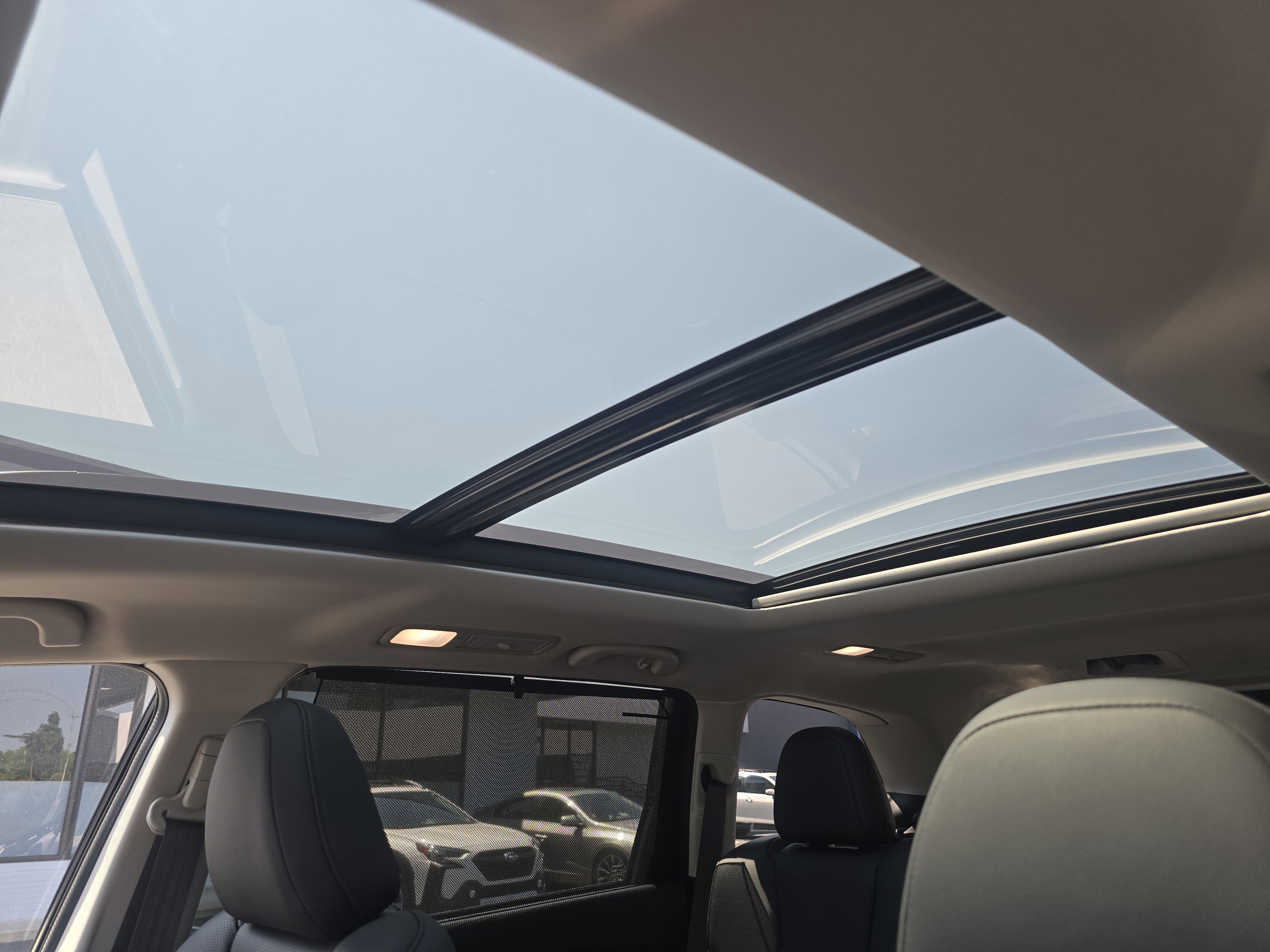 2025 Subaru Ascent Onyx Edition Touring photo 6