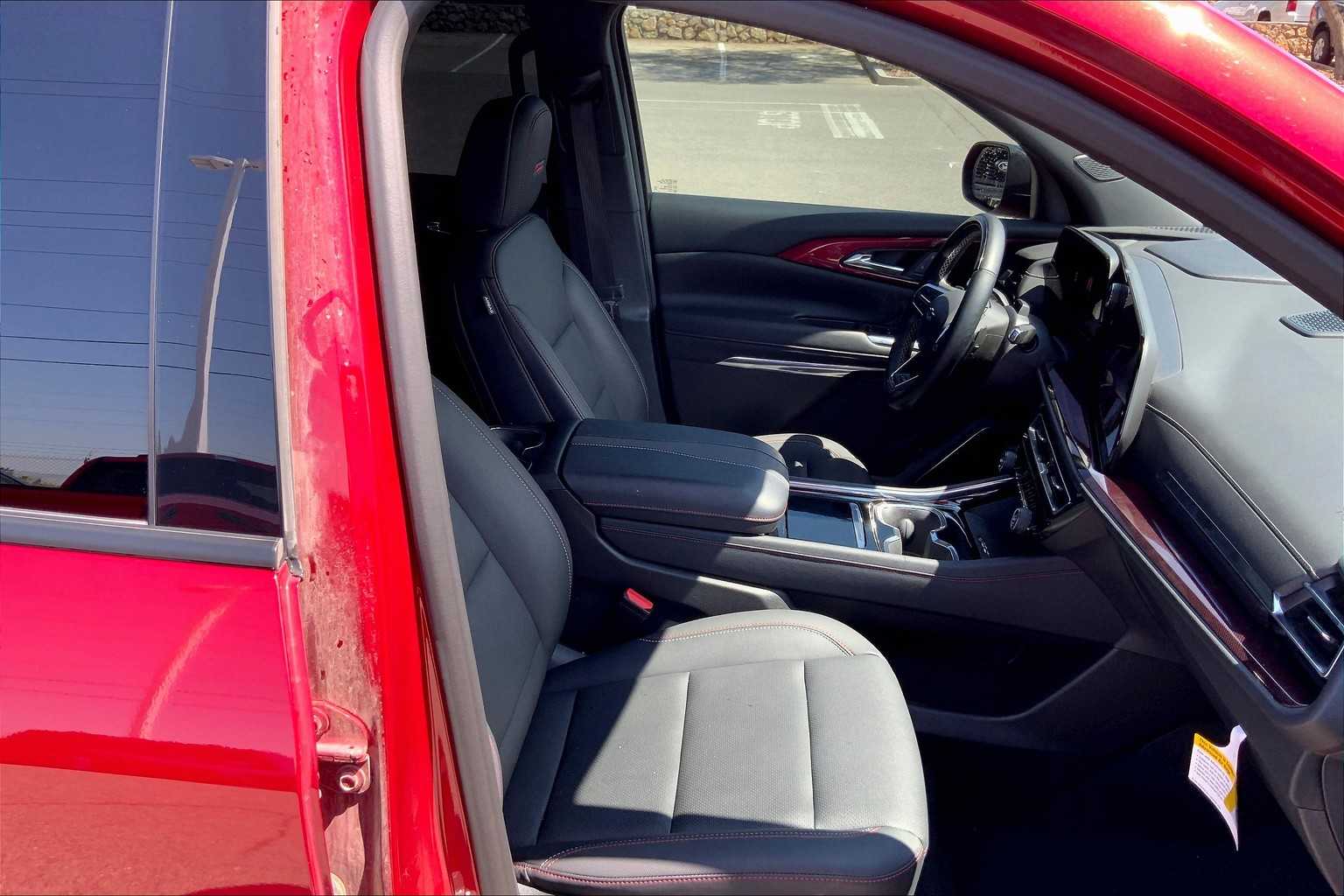 2025 Chevrolet Traverse Z71 photo 7