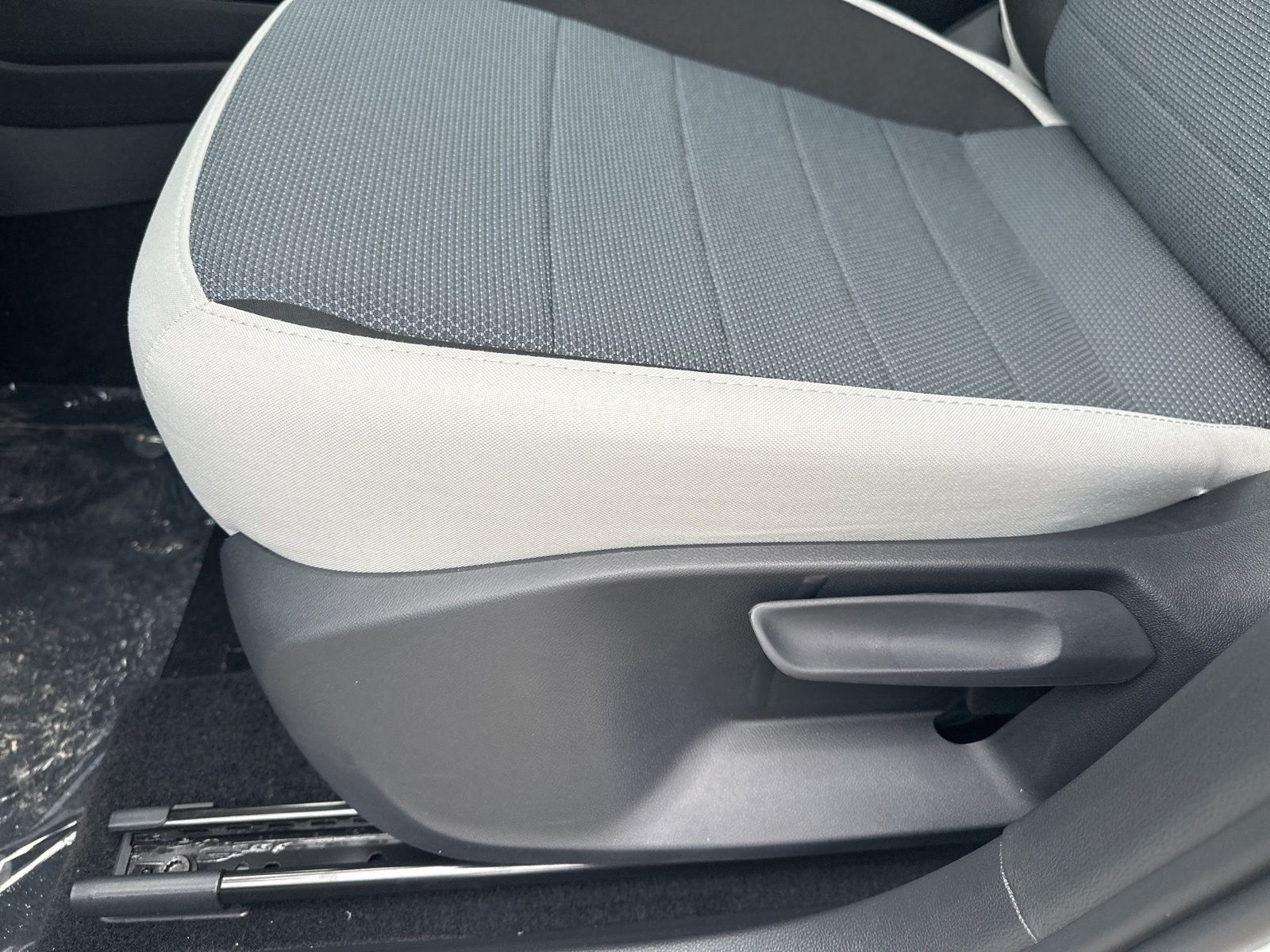 2025 Volkswagen Taos S photo 4