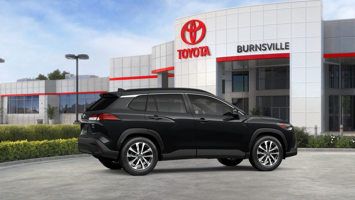 2025 Toyota Corolla Cross XLE photo 4