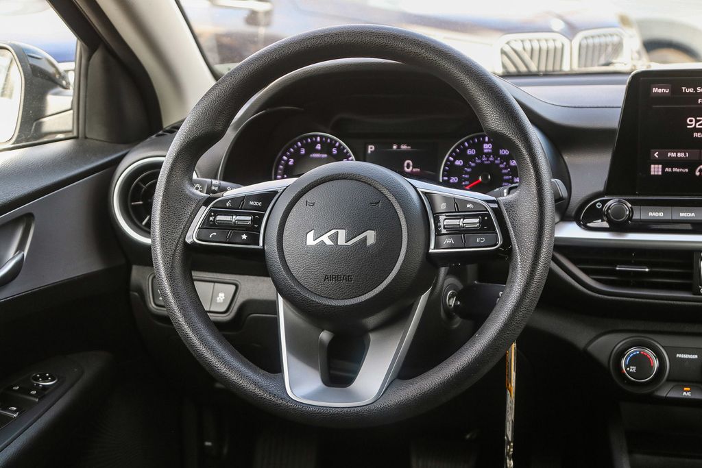 2023 Kia Forte LXS photo 16