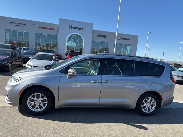 2021 Chrysler Pacifica Touring L photo 4