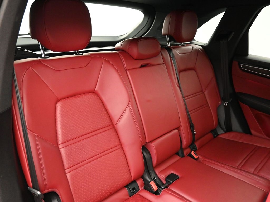 2023 Porsche Cayenne Base photo 9
