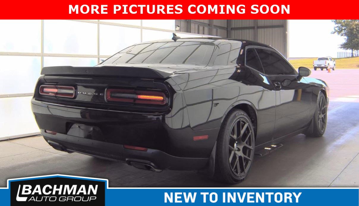 2016 Dodge Challenger R/T Scat Pack photo 2