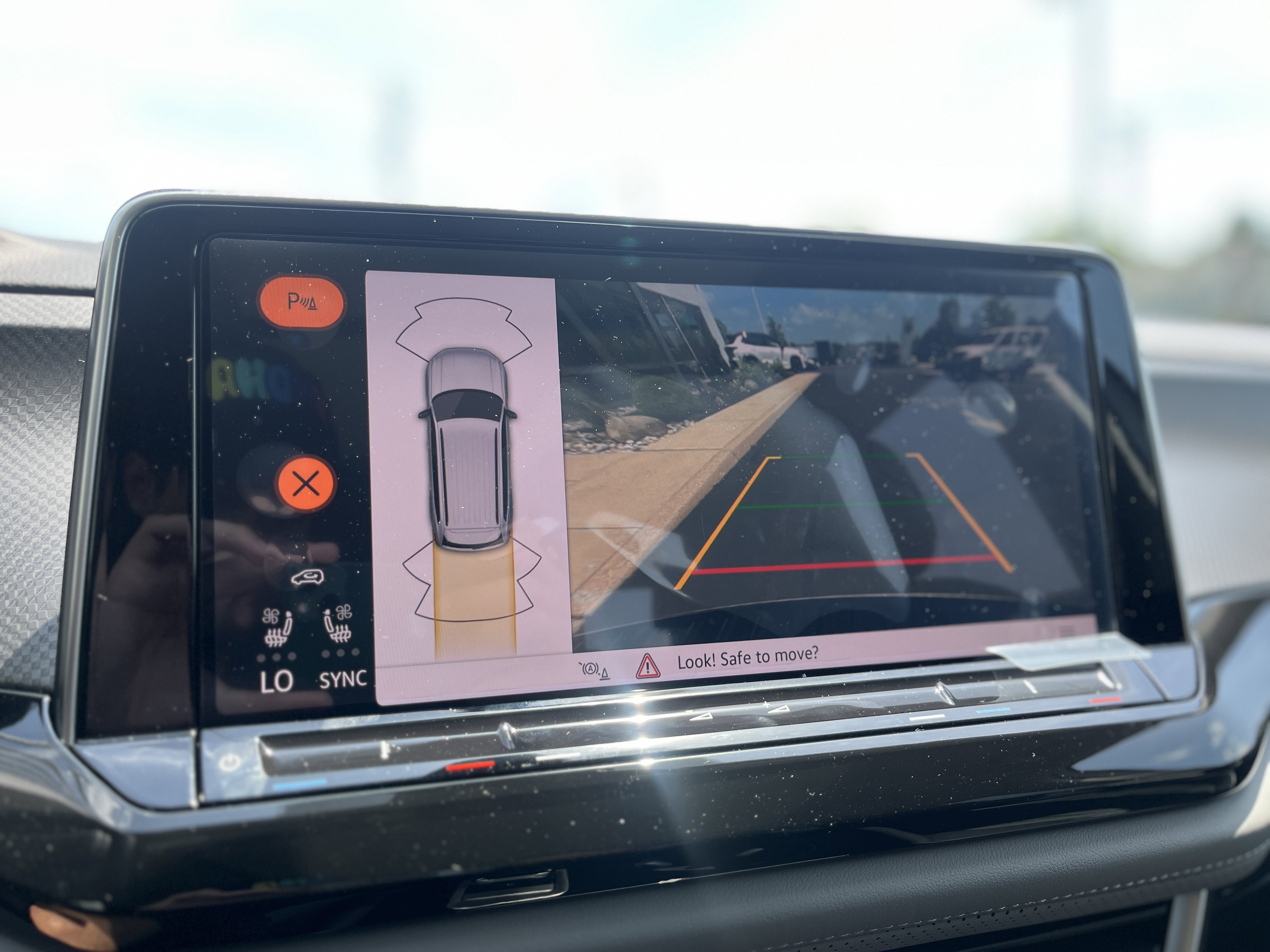 2025 Volkswagen Atlas Peak Edition SE photo 2